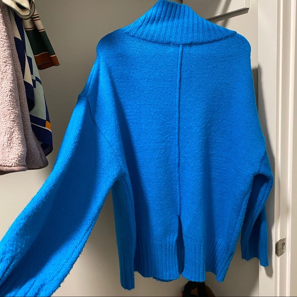 2 for $30 - Great condition korean sweater - Picture 2 of 2